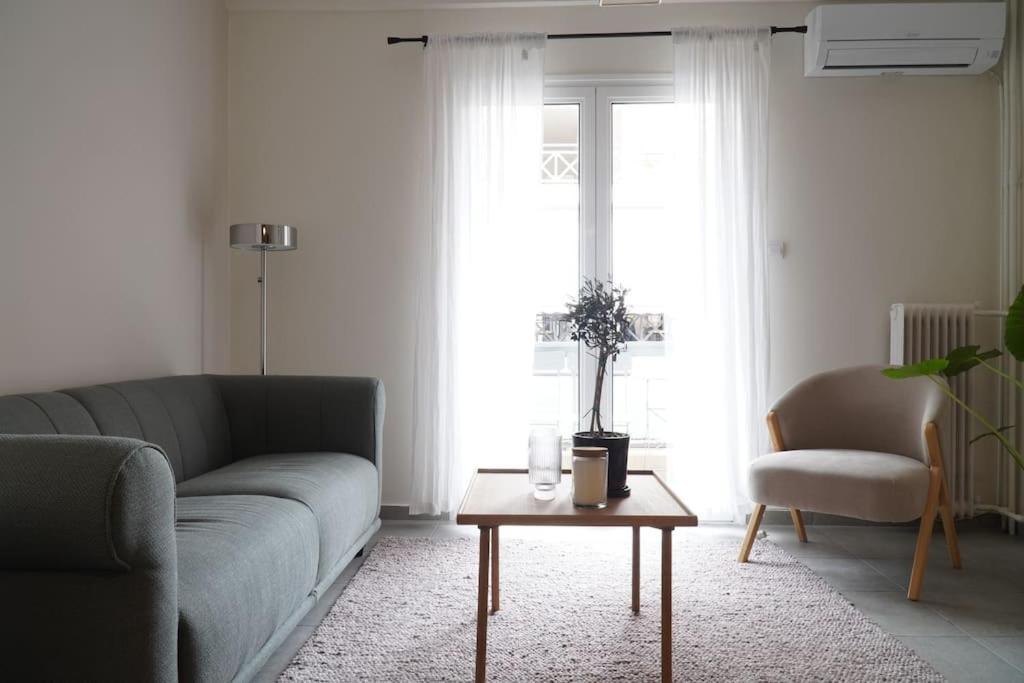 Charming Apartment In Keramikos Atene Esterno foto